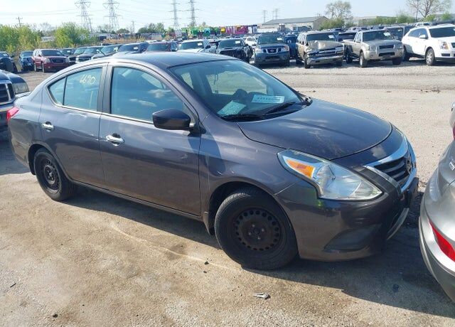 2015 NISSAN Versa