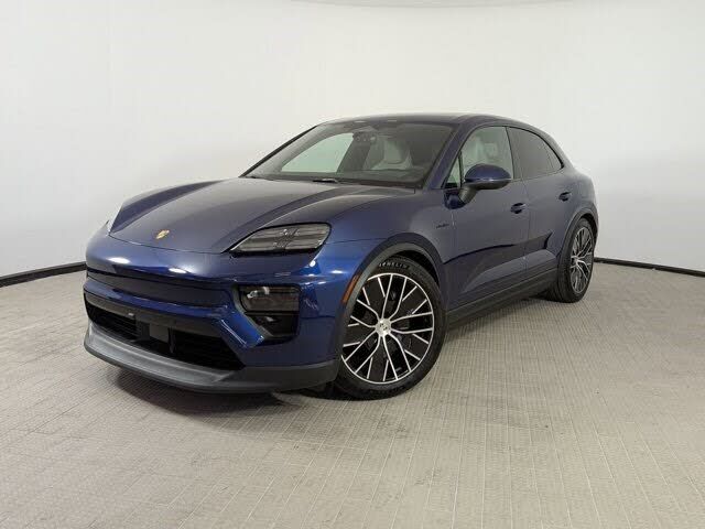 2024 PORSCHE Macan
