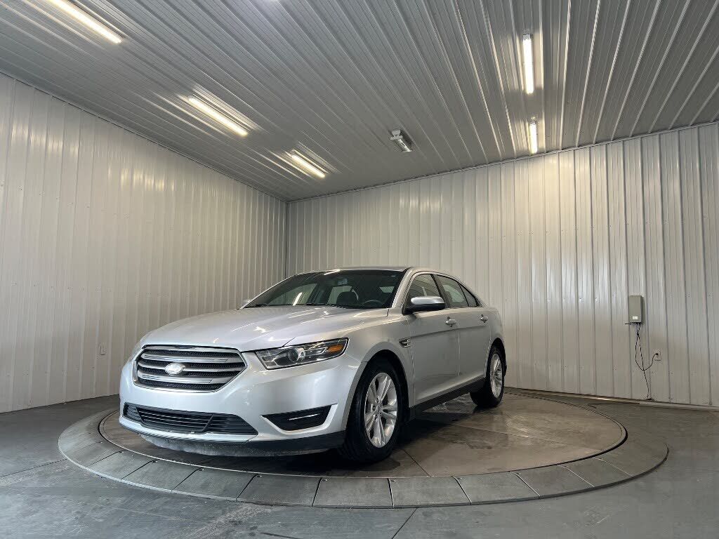 2016 FORD Taurus