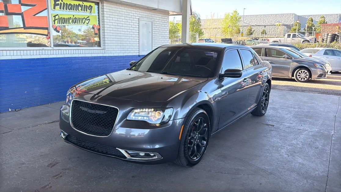 2019 CHRYSLER 300