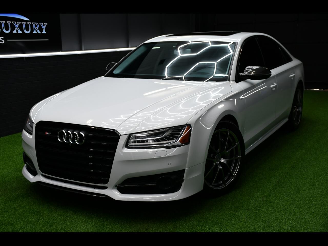 2018 AUDI S8