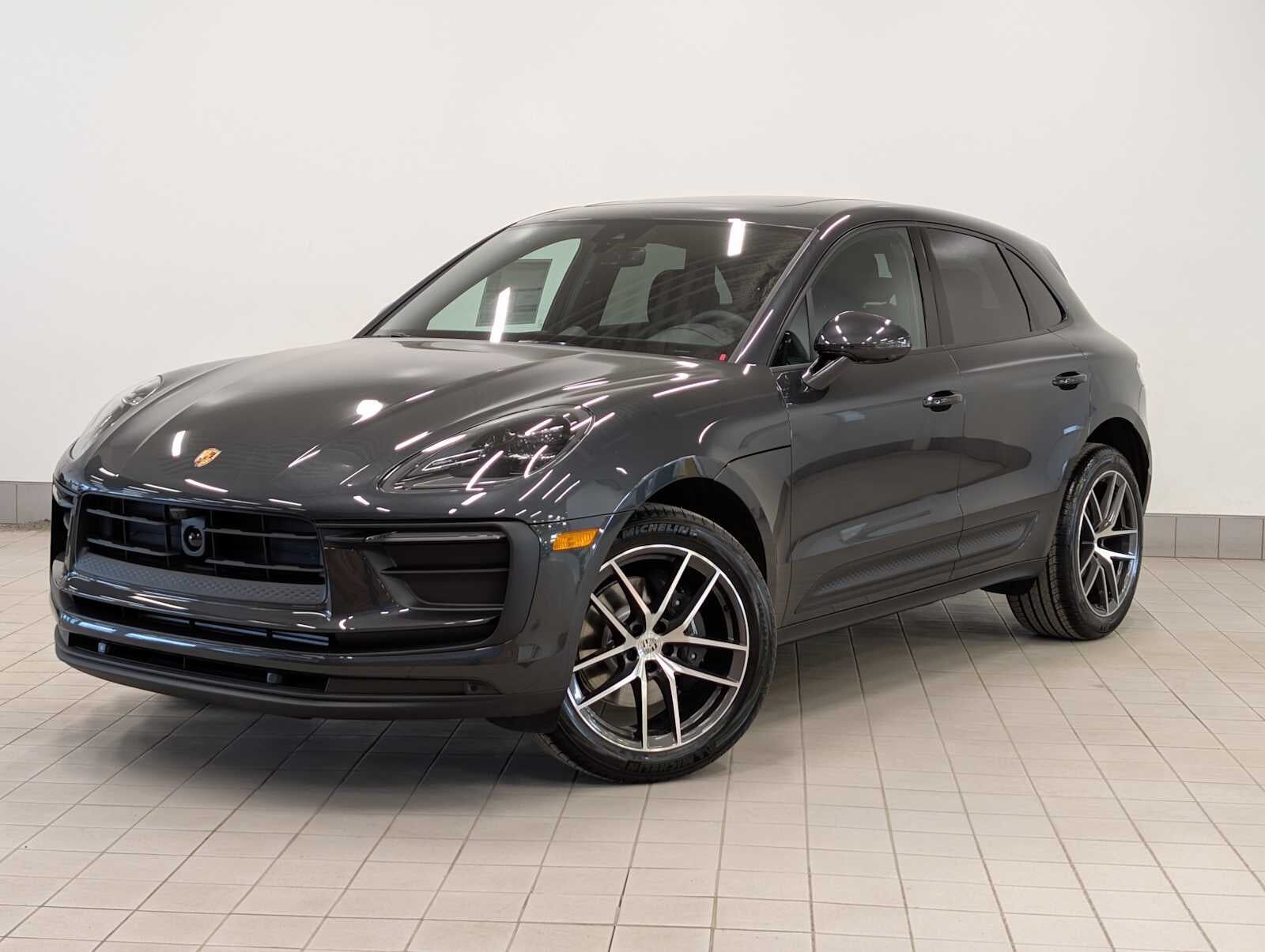 2026 PORSCHE Macan