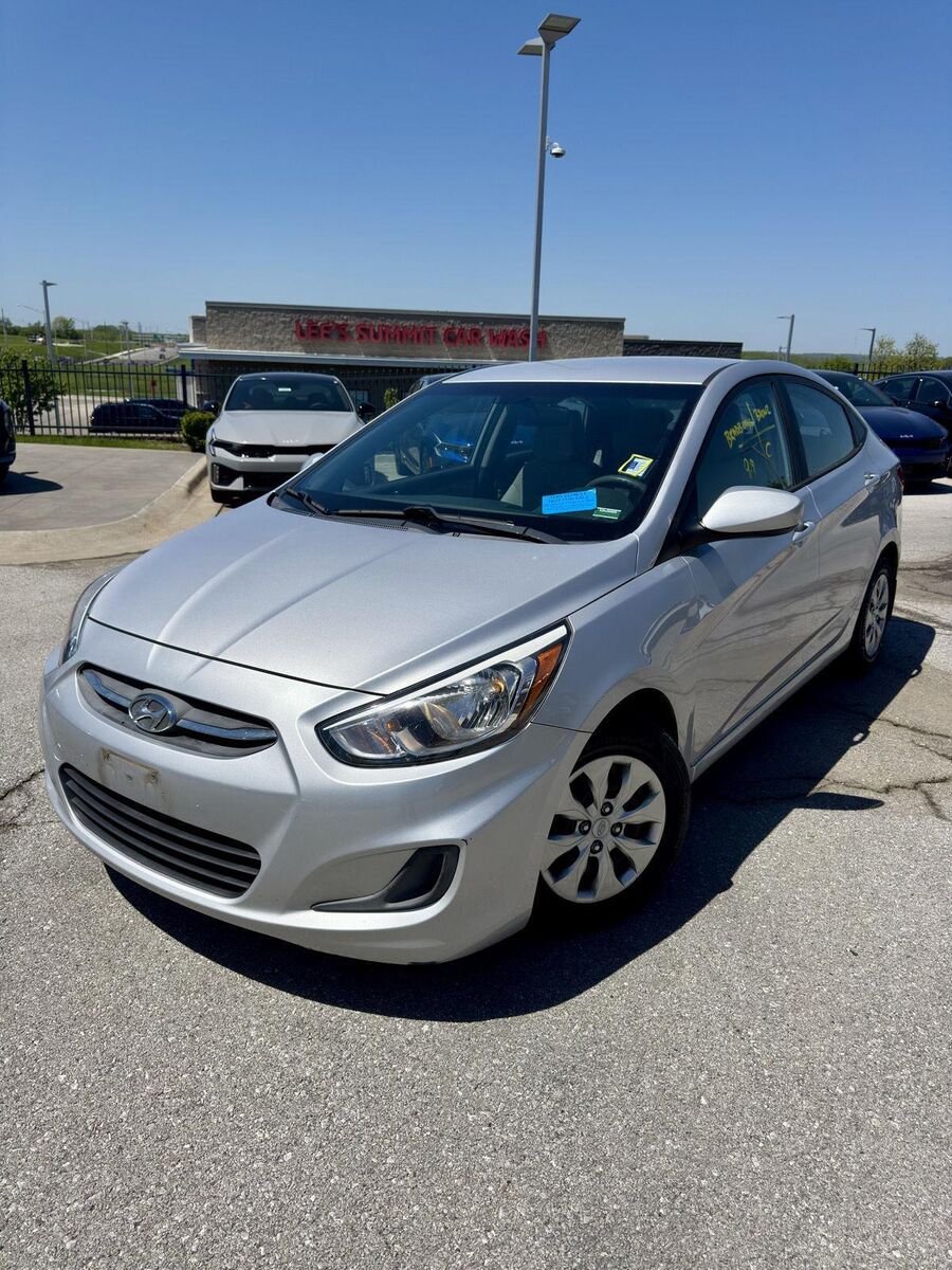 2017 HYUNDAI Accent