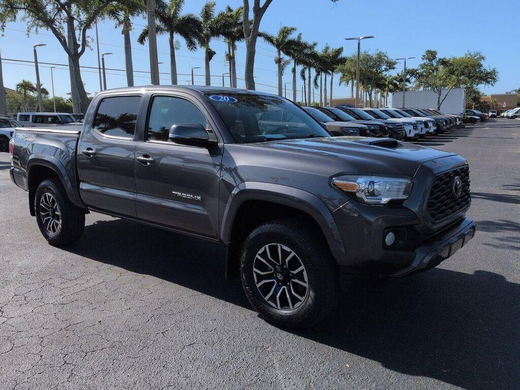 2020 TOYOTA Tacoma