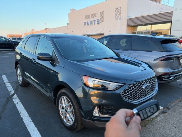 2023 FORD Edge