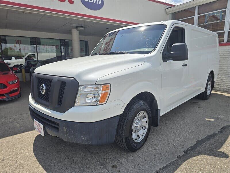 2016 NISSAN NV
