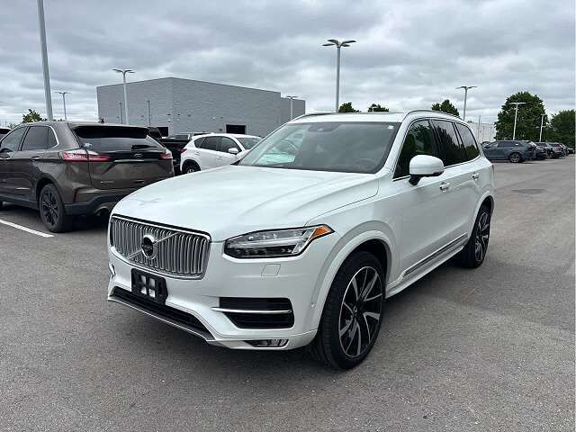 2019 VOLVO XC90