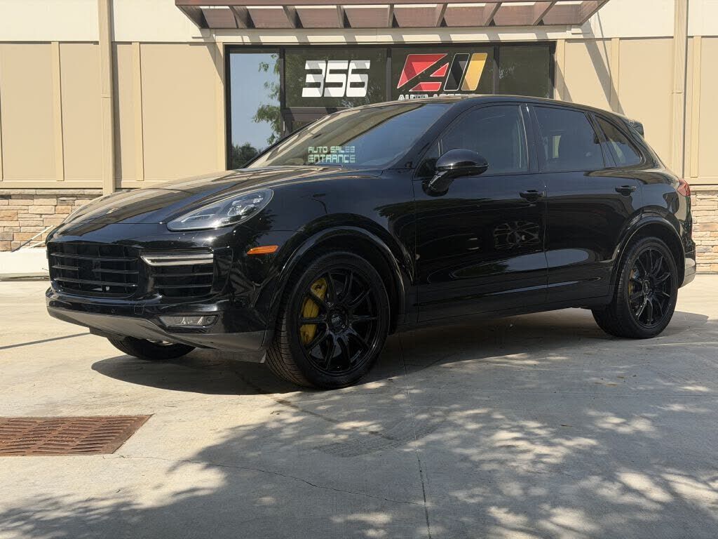 2018 PORSCHE Cayenne