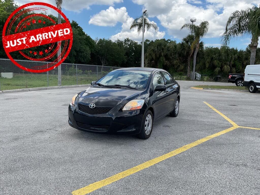 2011 TOYOTA Yaris
