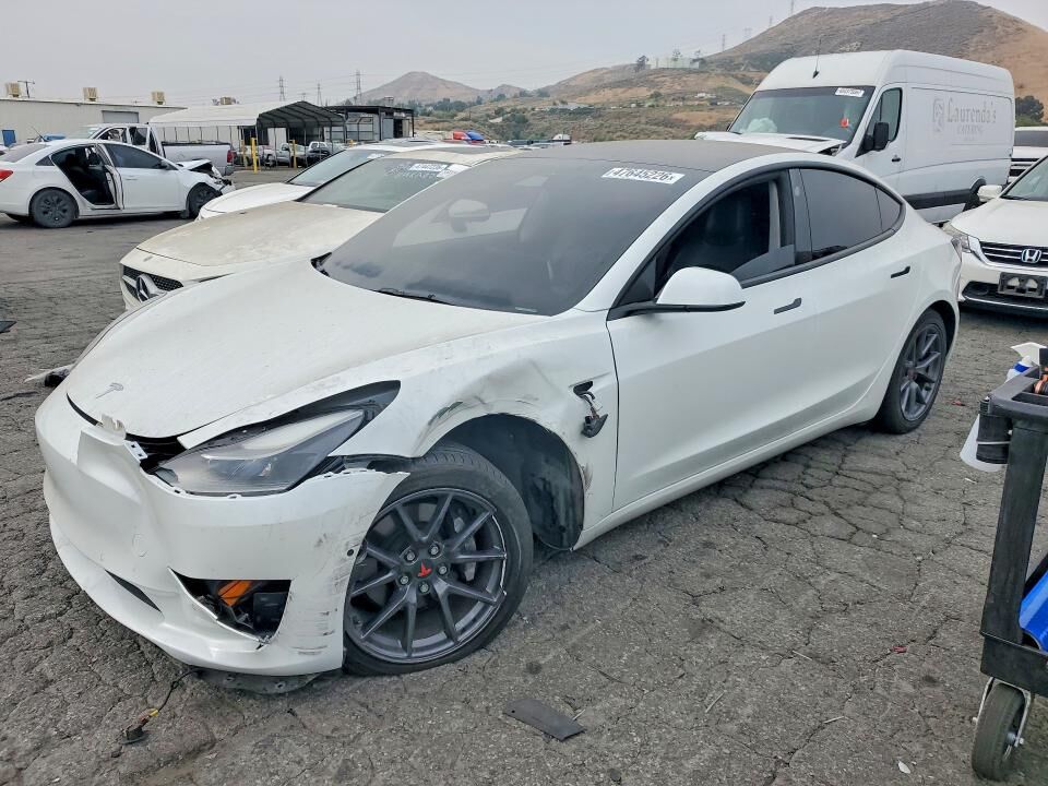 2022 TESLA Model 3