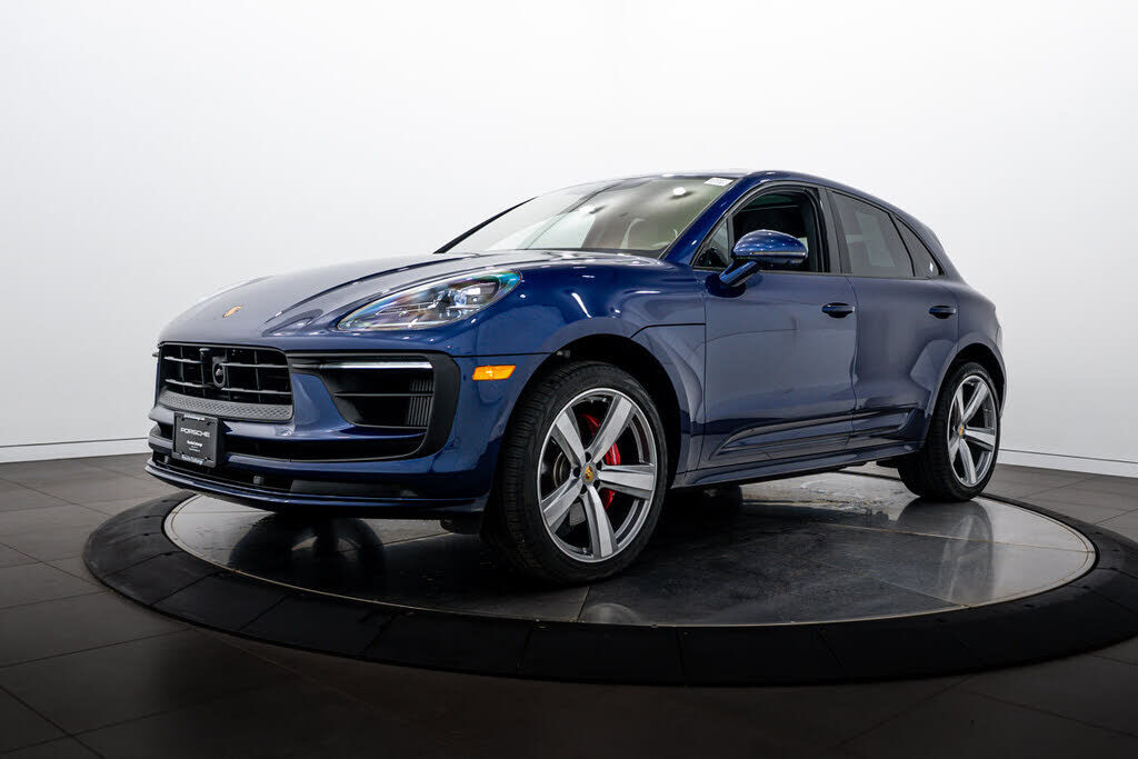 2025 PORSCHE Macan