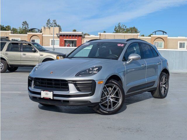 2022 PORSCHE Macan