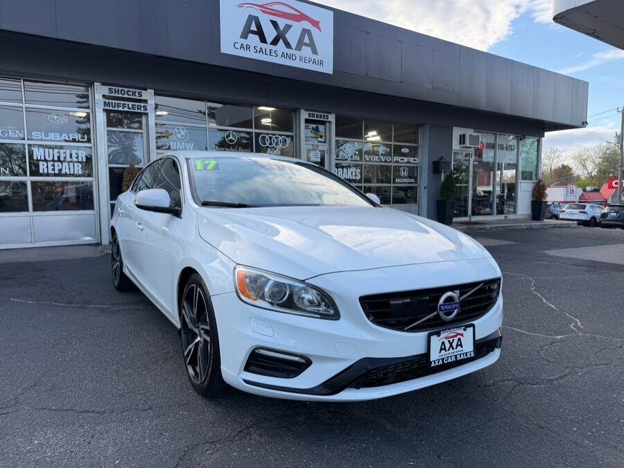 2017 VOLVO S60