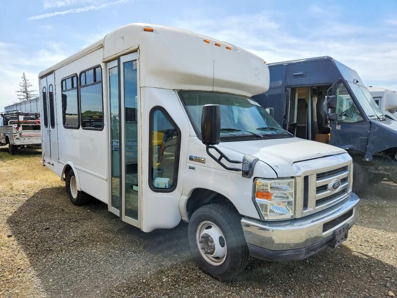 2012 FORD E-350
