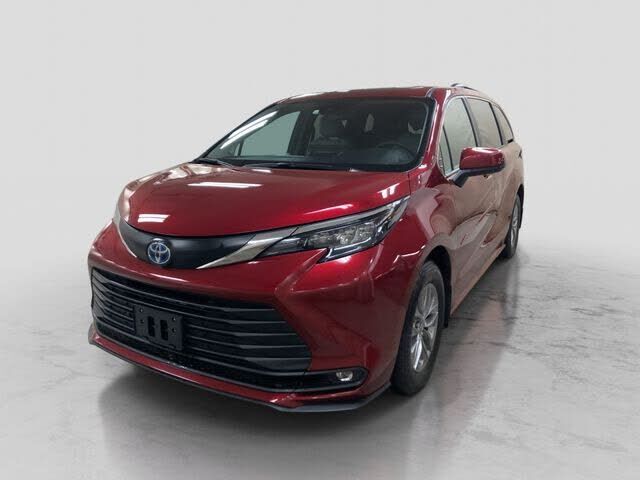2025 TOYOTA Sienna