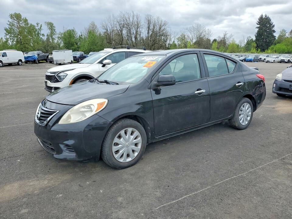 2013 NISSAN Versa