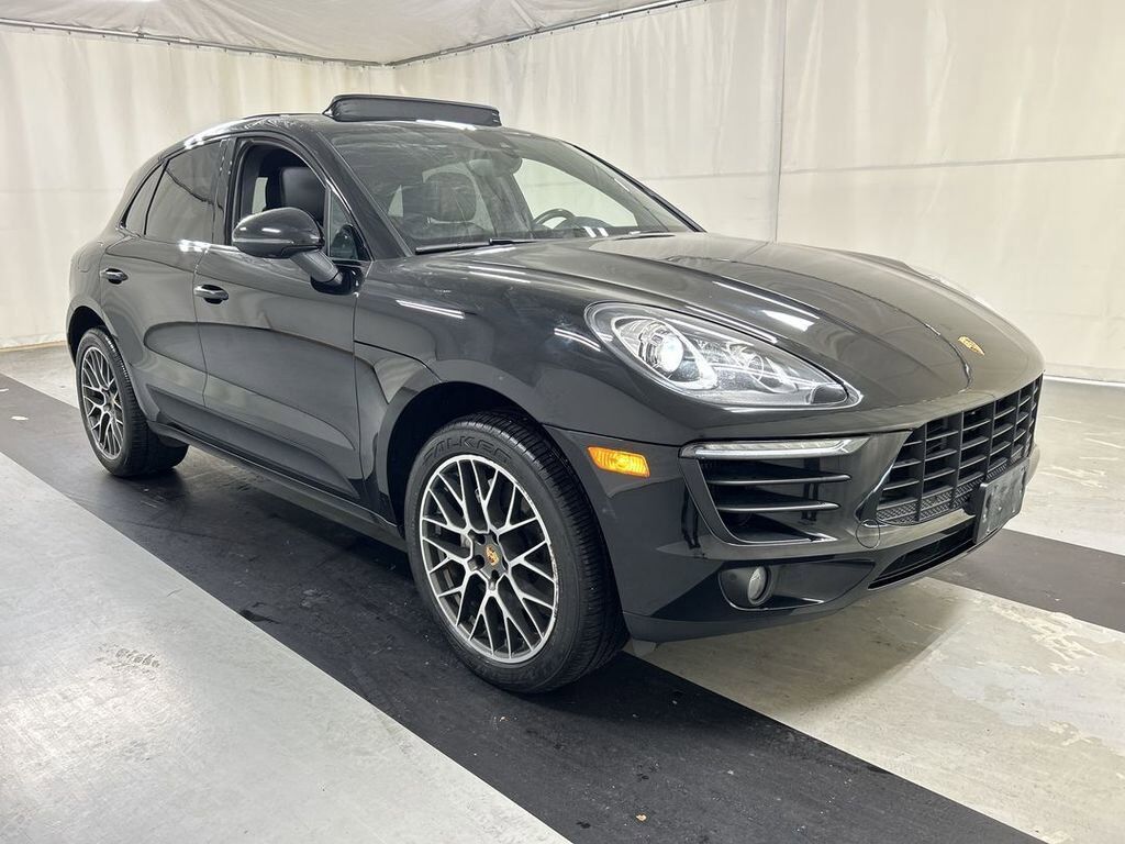 2018 PORSCHE Macan