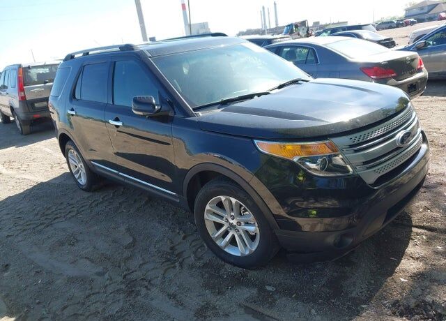 2011 FORD Explorer