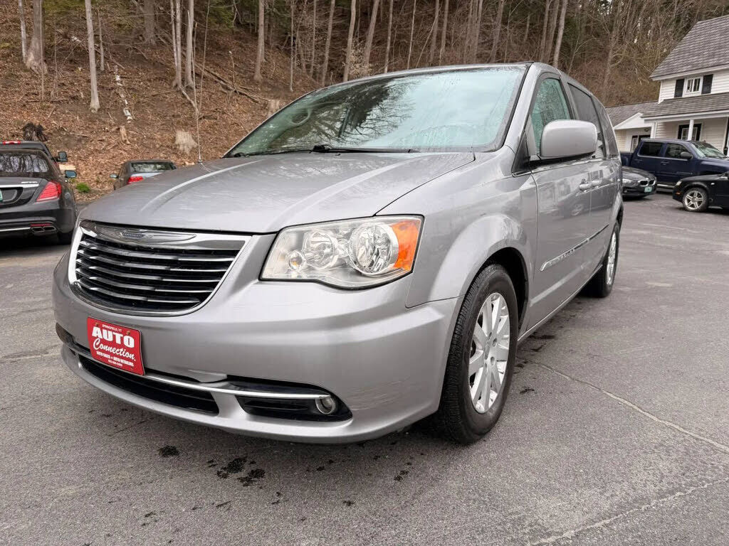 2016 CHRYSLER Town and Country