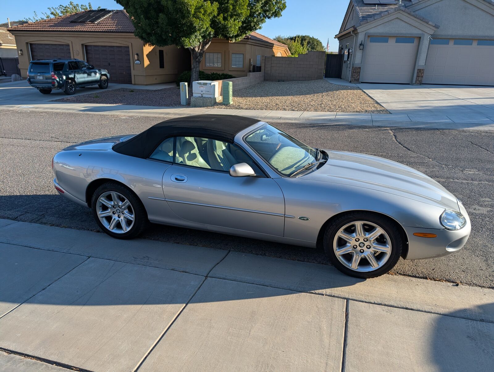 Jaguar XK8