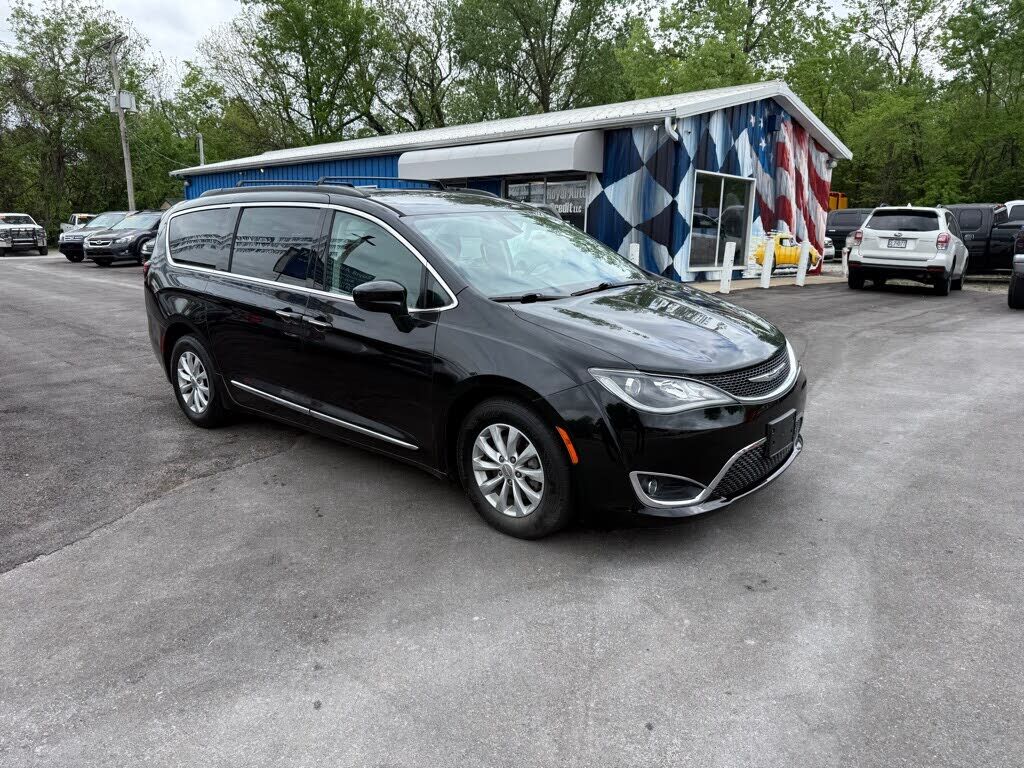2017 CHRYSLER Pacifica