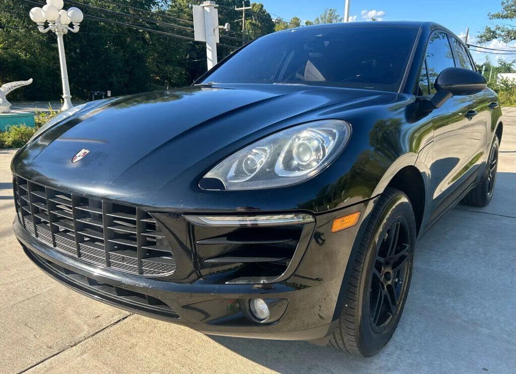 2018 PORSCHE Macan