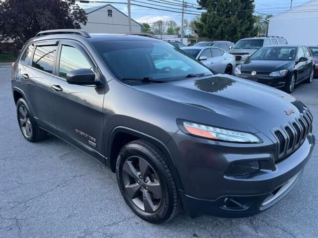2017 JEEP Cherokee