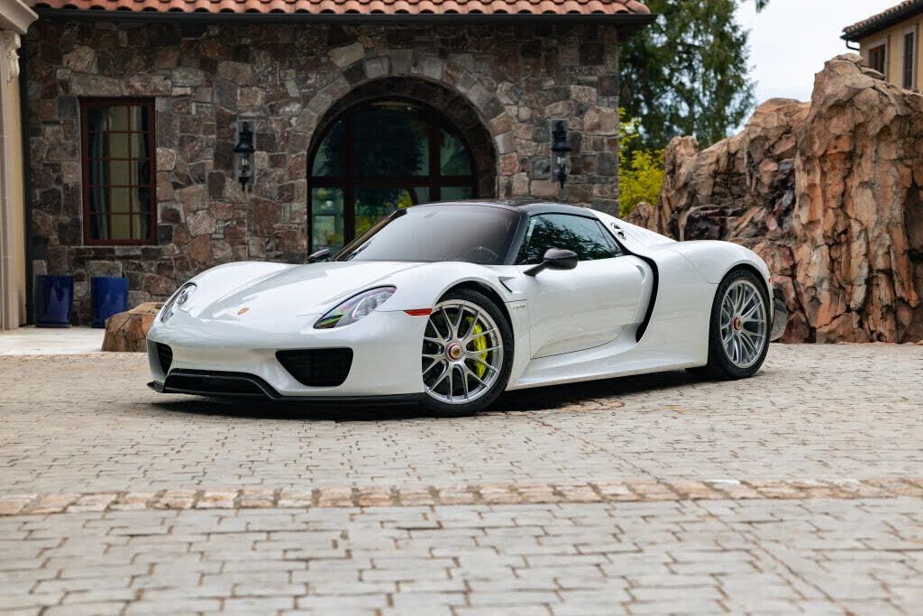 2015 PORSCHE 918