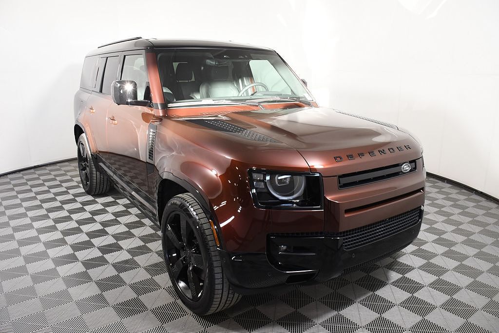 2026 LAND ROVER Defender