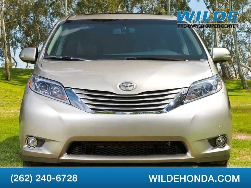 2017 TOYOTA Sienna