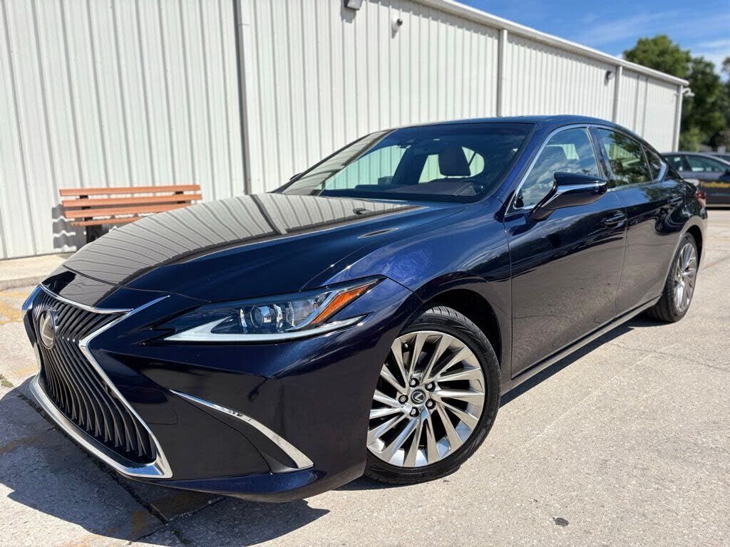 2019 LEXUS ES