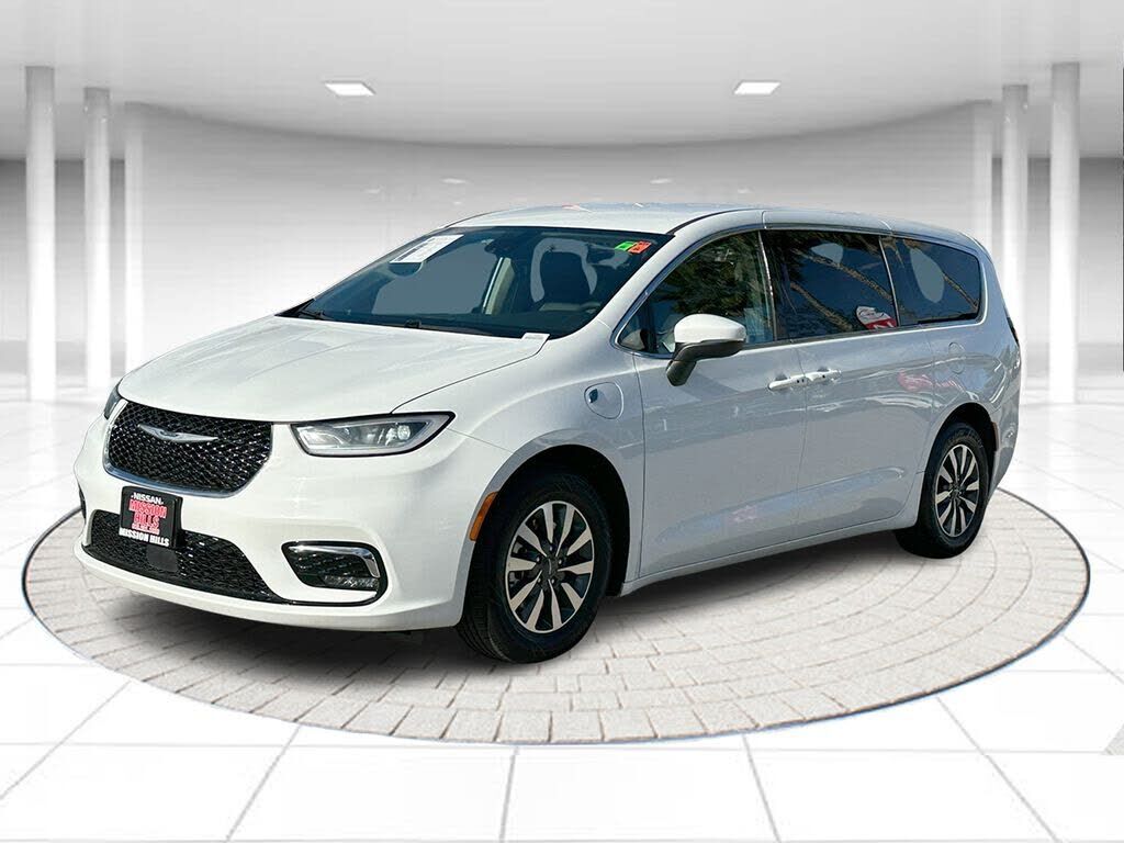 2023 CHRYSLER Pacifica
