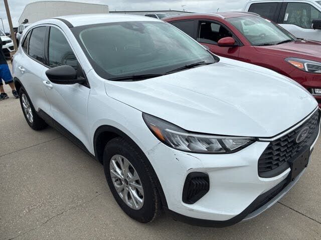 2024 FORD Escape