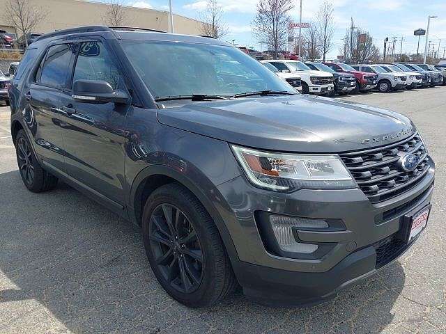 2017 FORD Explorer