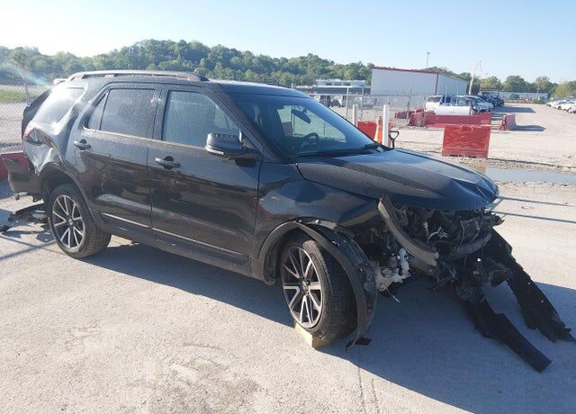 2015 FORD Explorer