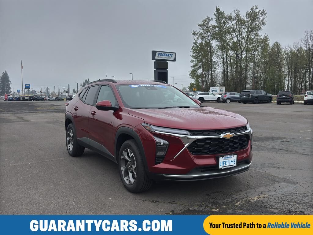 2025 CHEVROLET Trax