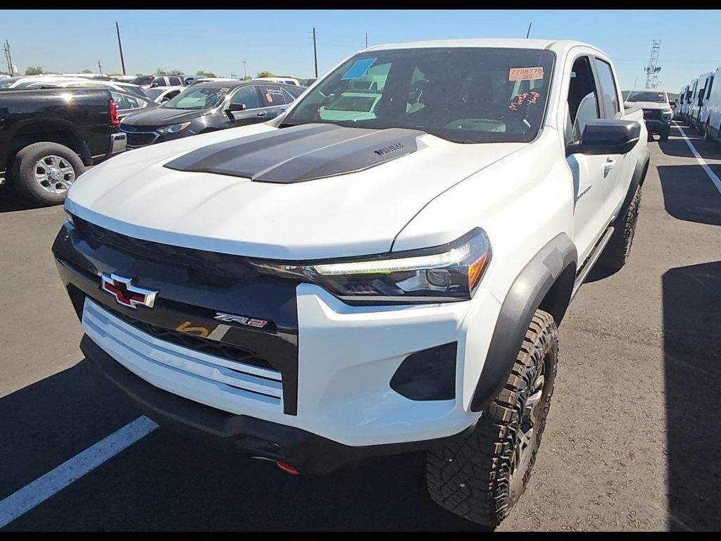 2025 CHEVROLET Colorado
