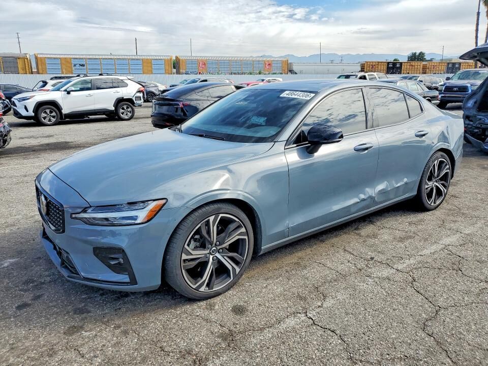 2024 VOLVO S60