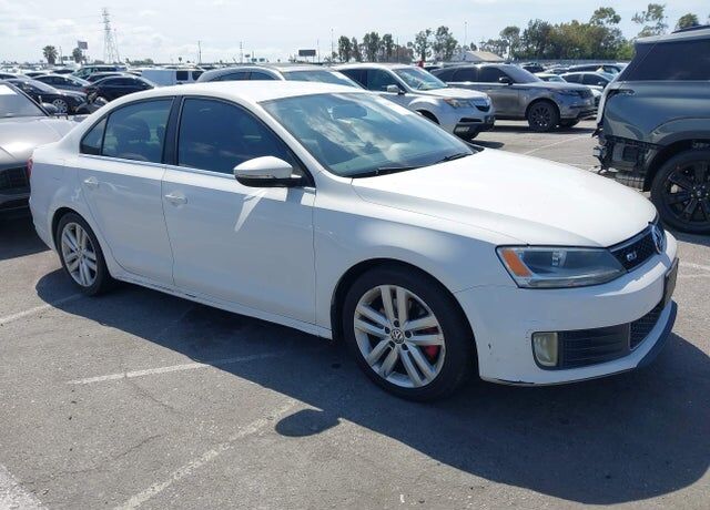 2012 VOLKSWAGEN Jetta