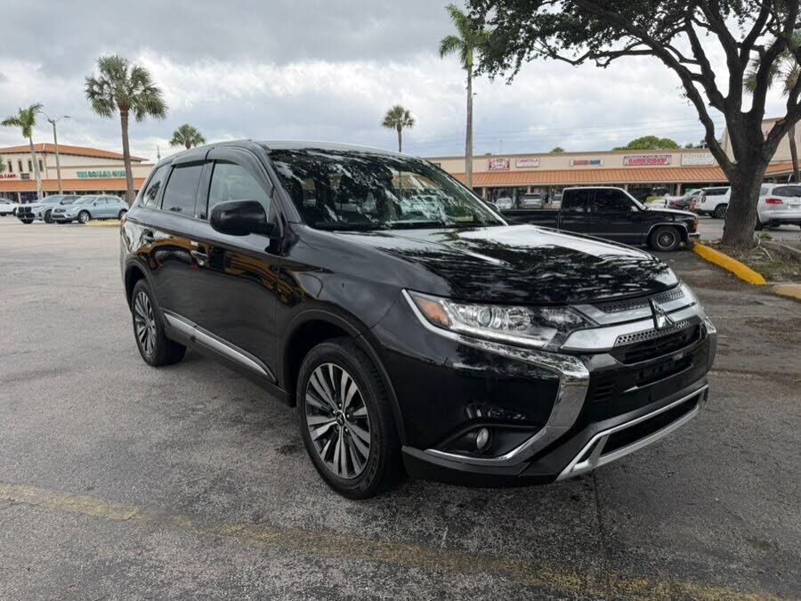 2020 MITSUBISHI Outlander