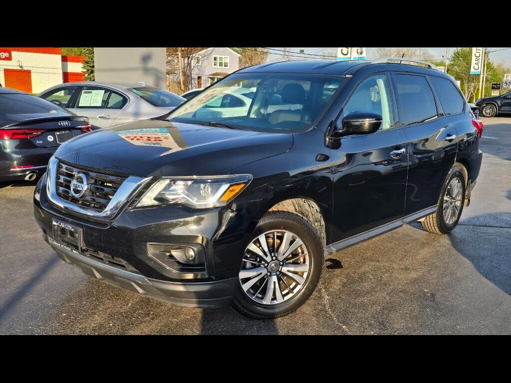 2017 NISSAN Pathfinder