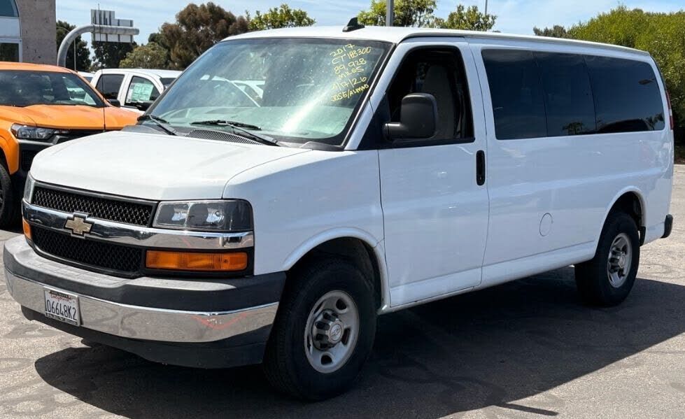 2017 CHEVROLET Express