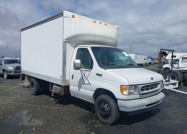 2002 FORD E-450