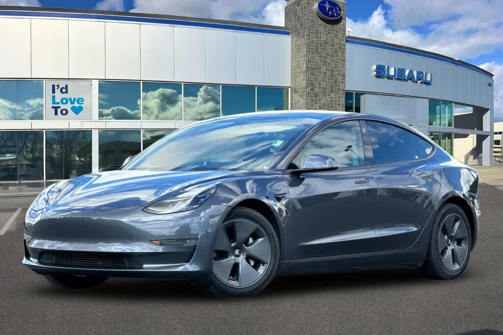 2022 TESLA Model 3
