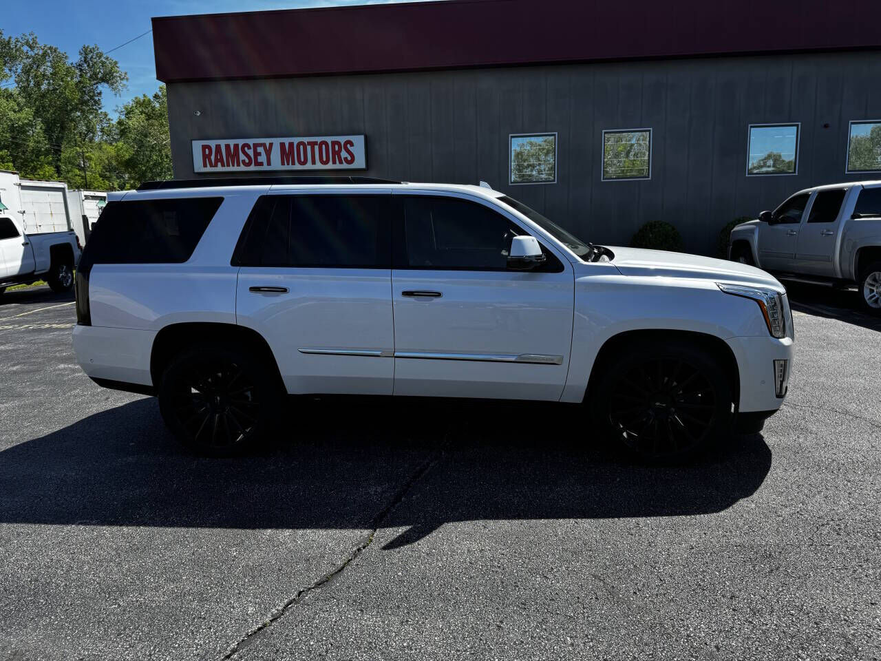 2017 CADILLAC Escalade