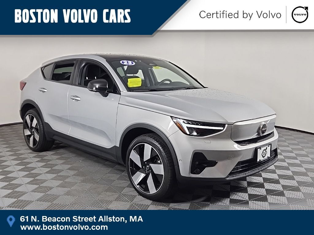 2023 VOLVO C40
