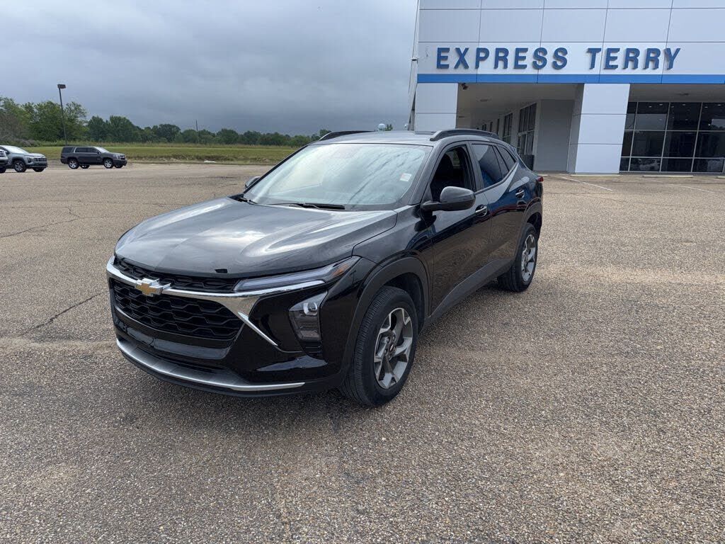 2025 CHEVROLET Trax