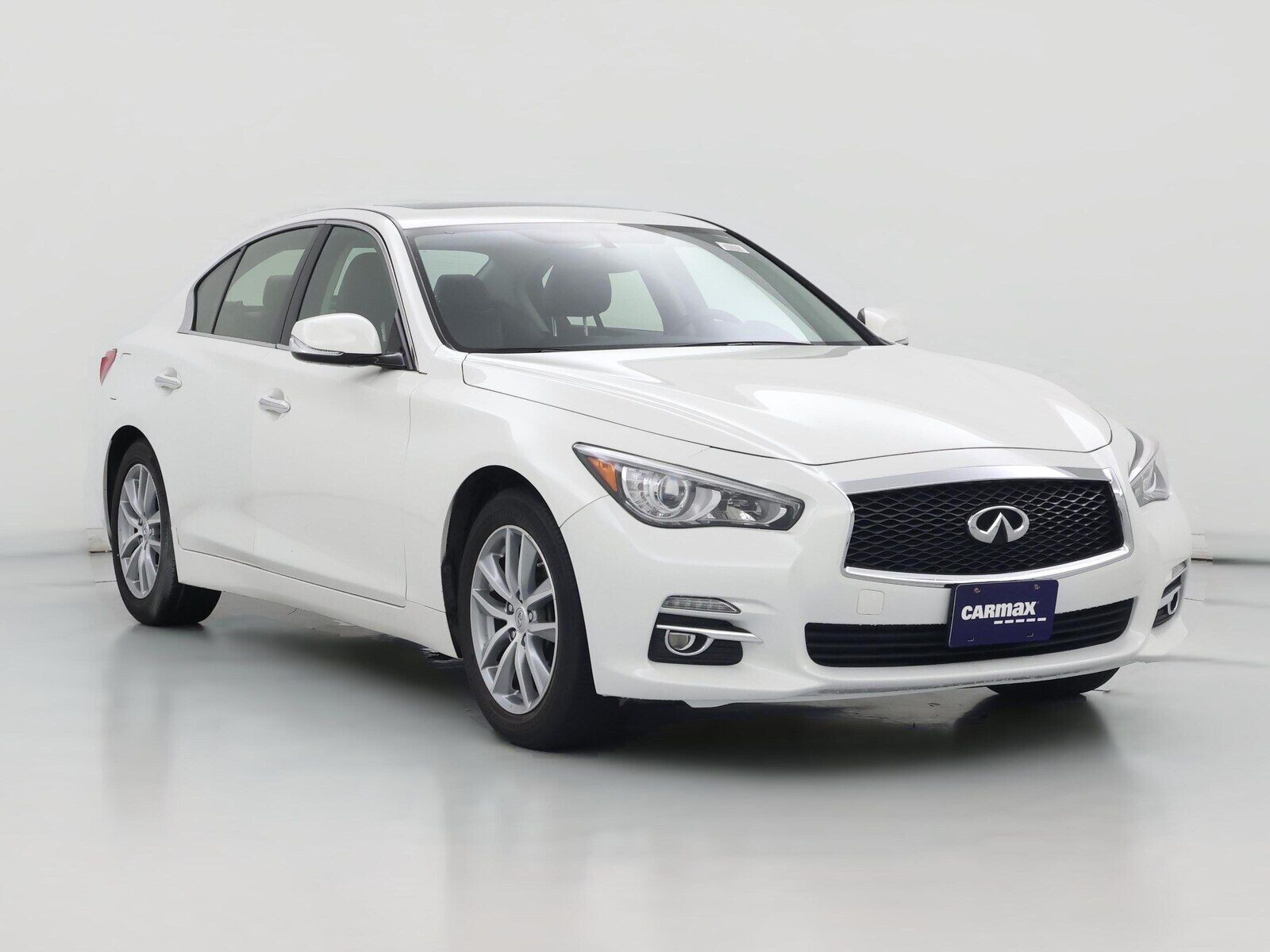 2015 INFINITI Q50