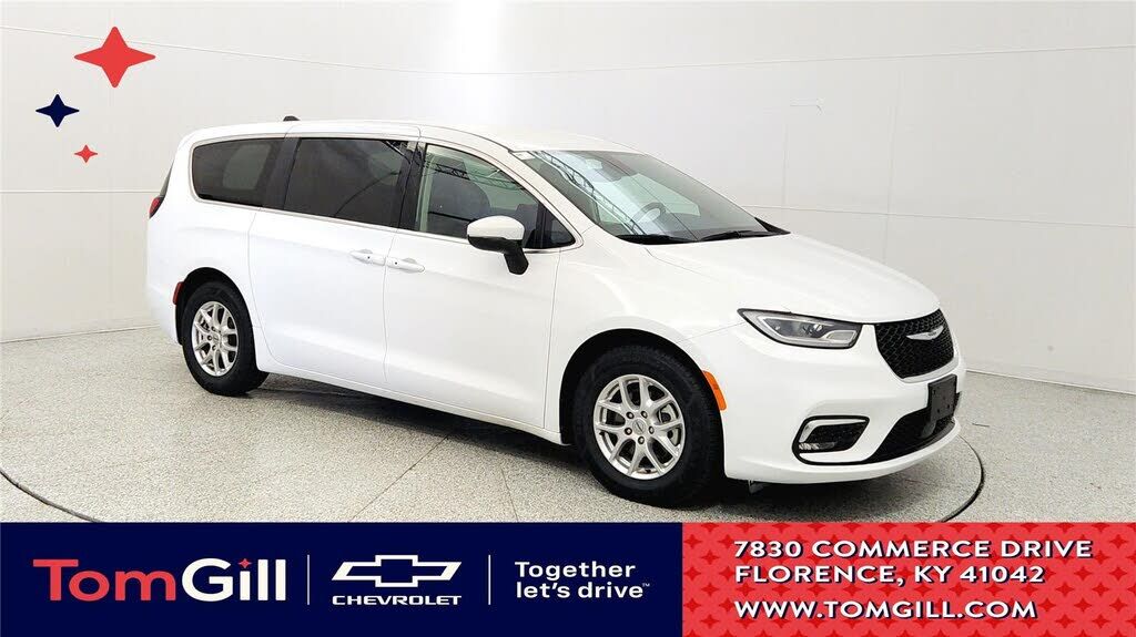 2023 CHRYSLER Pacifica