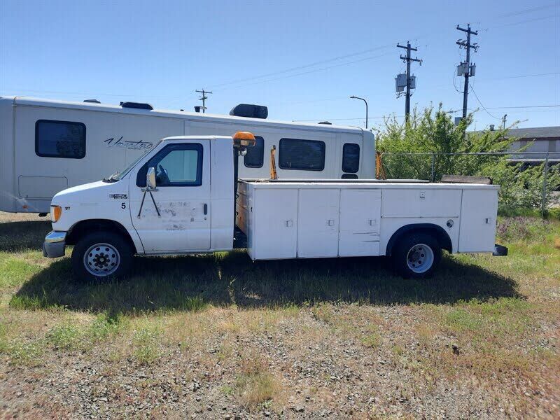 2002 FORD E-450